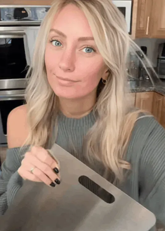 Katori Titanium Cutting Board user Janet R.